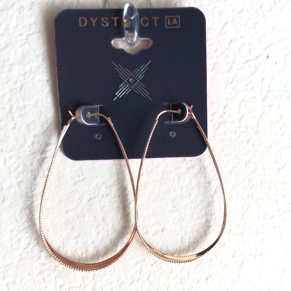 District LA Teardrop Twisted Hoops - Picture 2 of 7